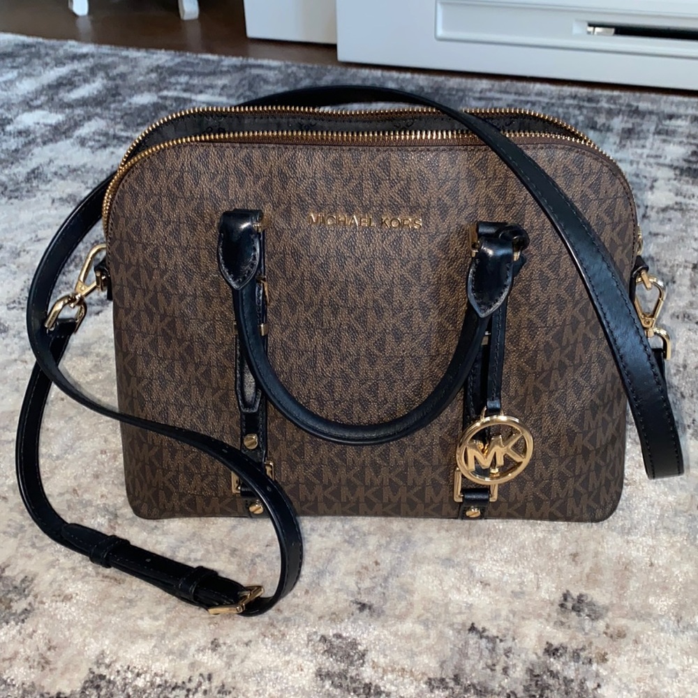 Michael Kors Handbag/Crossbody purse.